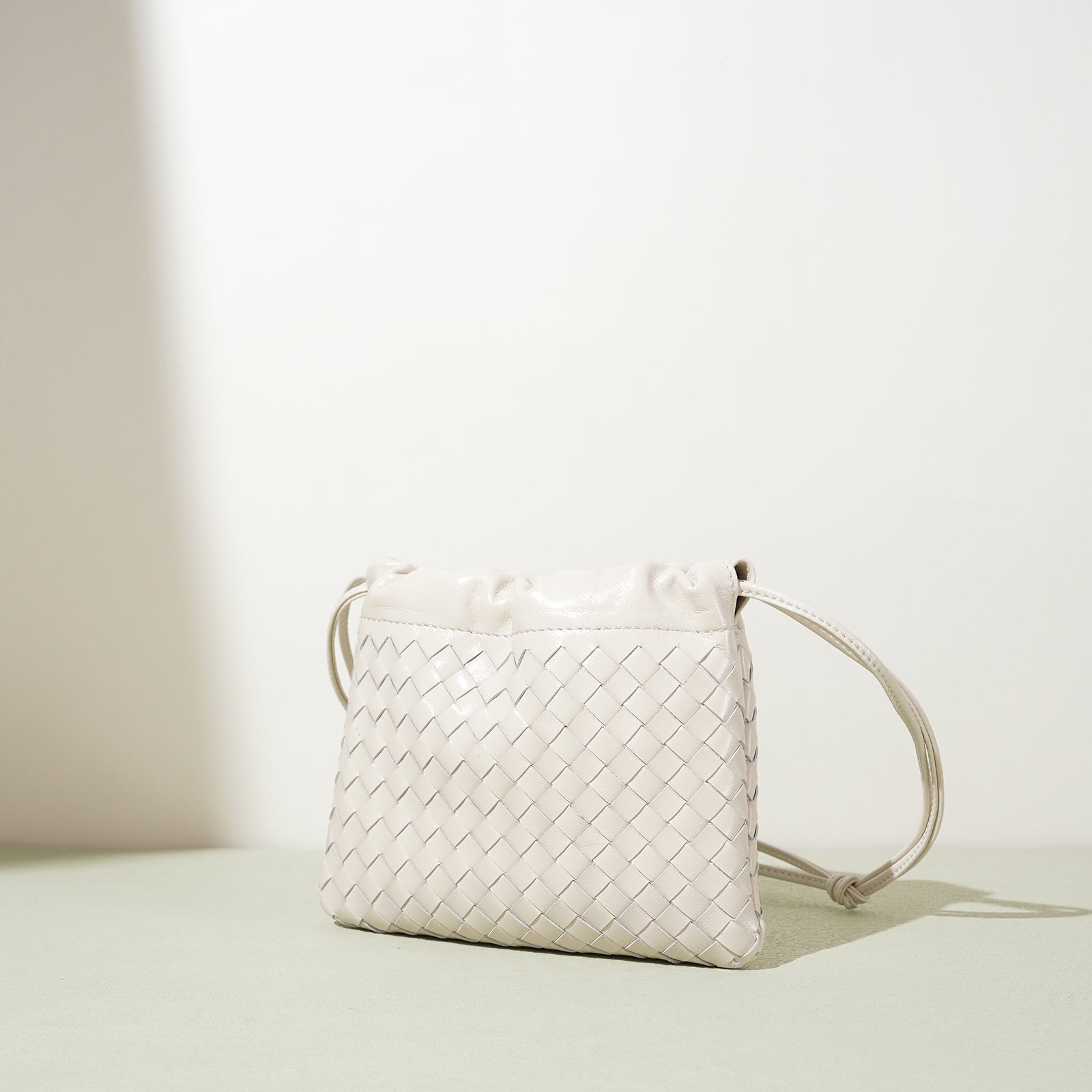 #color_pearl white