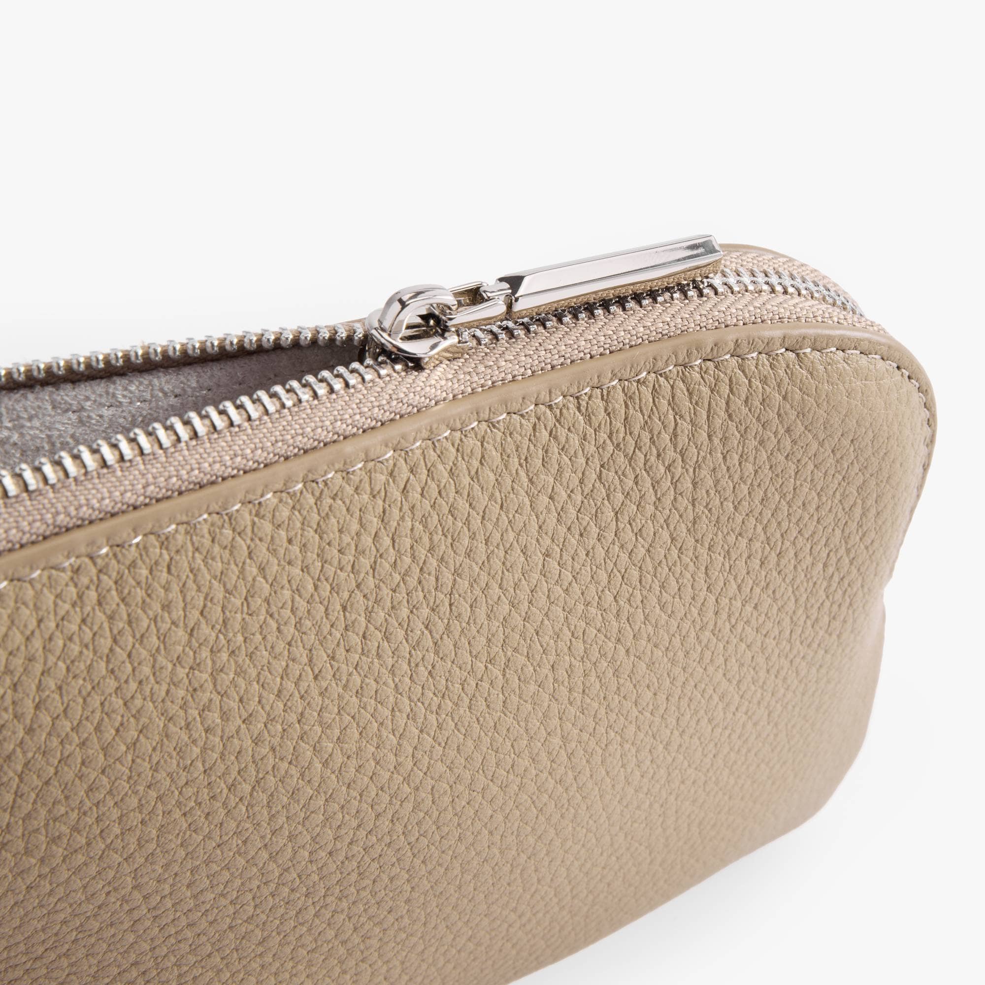 Soft Arc Pouch