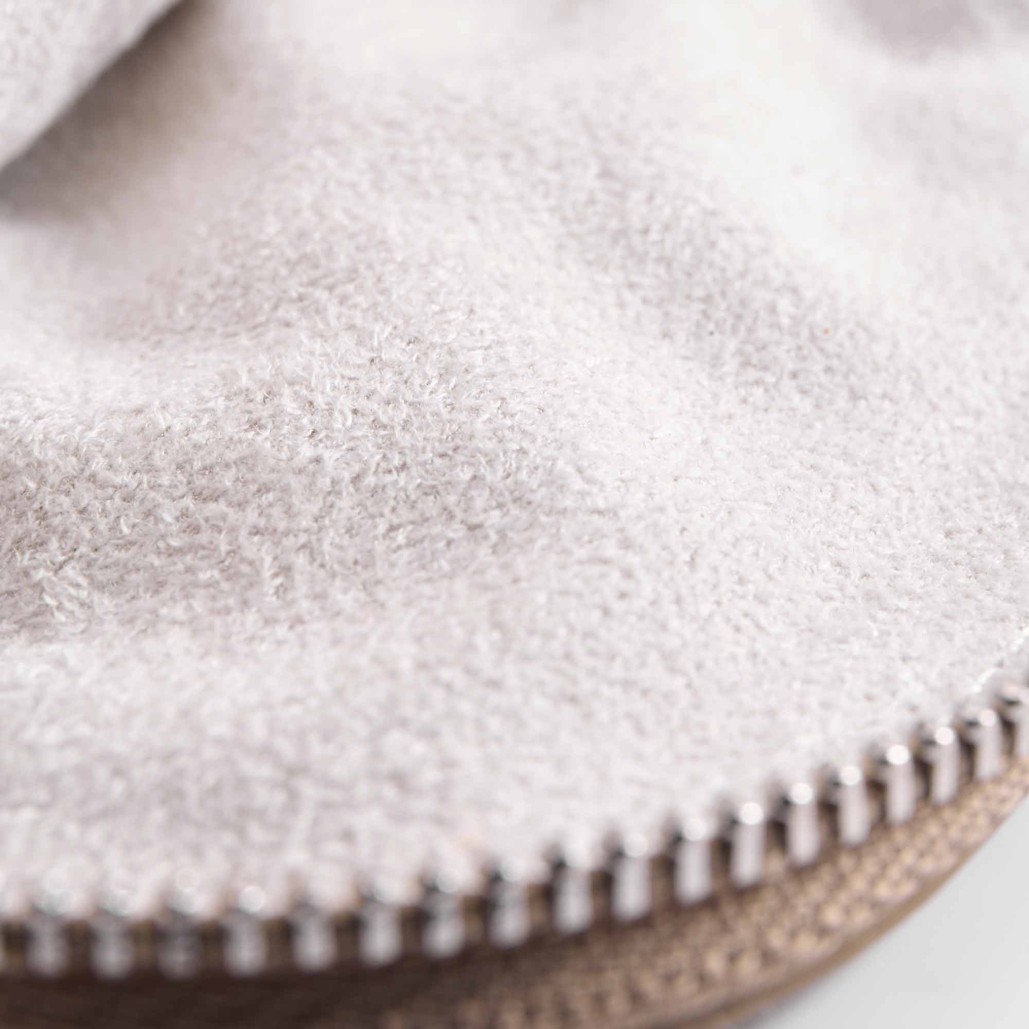 Soft Arc Pouch