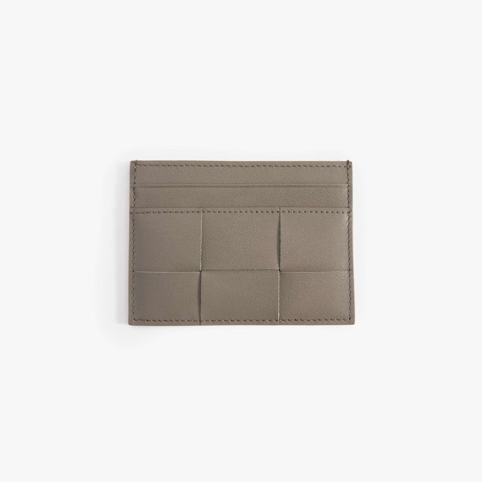 #color_taupe